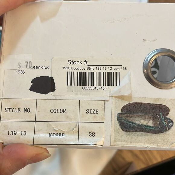 1936 MULTICOLOR BOW MOCCASINS.   NICELY PADDED FOR COMFORT.  NEW IN BOX - Picture 6 of 7